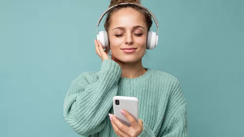 Les sons compressés qui entourent notre quotidien ont-ils un impact sur notre audition ?