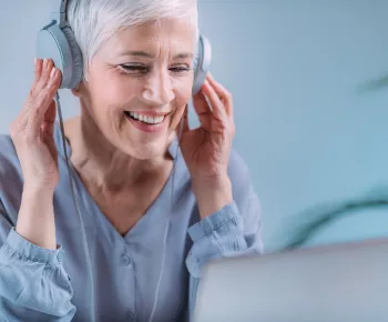 Déficience auditive chez les seniors : prévention et dépistage
