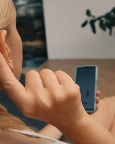 Les appareils auditifs connectés sont-ils un risque pour la santé ?